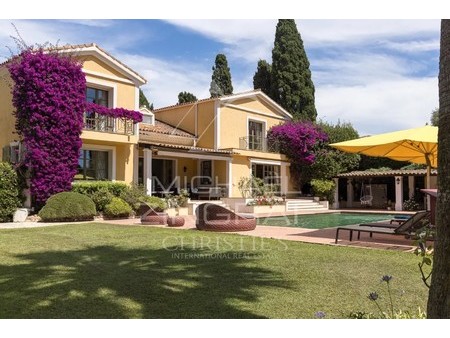 villa de luxe à vendre dans le quartier le cap