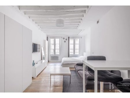 paris iii - grand studio meublé de 32 m2 - rue saint martin