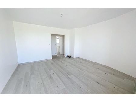 vente appartement 5 pièces 85 m² saint-raphaël (83530)