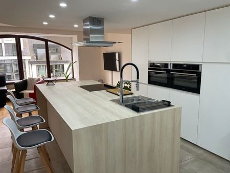 appartement moderne entièrement rénové