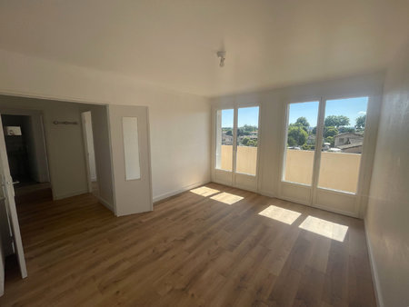 appartement t2 de 42 m2 avec balcon