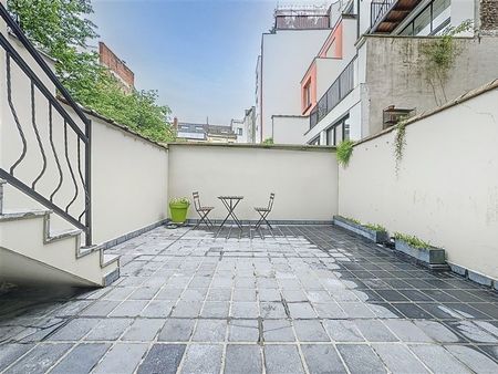 charmant appartement 1 chambre avec jardin et terrasse + cav