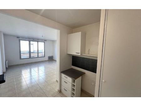 location appartement  m² t-2 à meaux  760 €