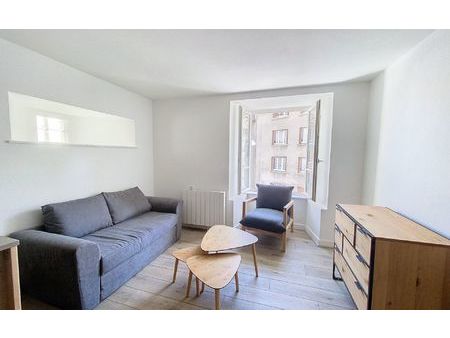 location appartement  m² t-1 à saint-flour  320 €