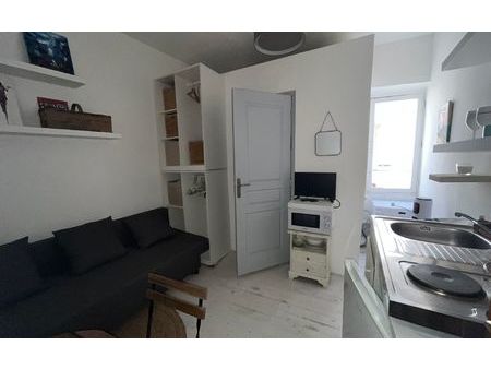 location appartement  10.44 m² t-1 à marseille 2  490 €