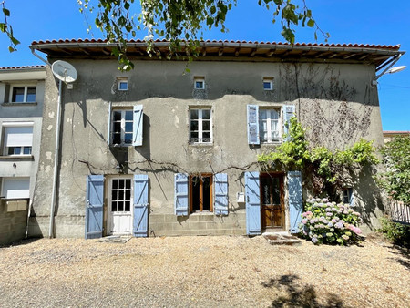 maison 3 chambres à rénover dans le centre d'oradour-sur-vayres  proche des commodités