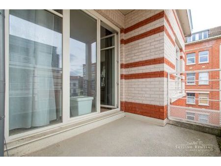 magnifique appartement 2 chambres avec terrasse et parking