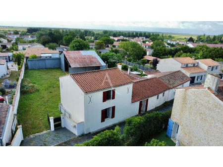 vente maison à saint-michel-en-l'herm (85580) : à vendre / 110m² saint-michel-en-l'herm