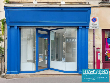 local commercial avec vitrine