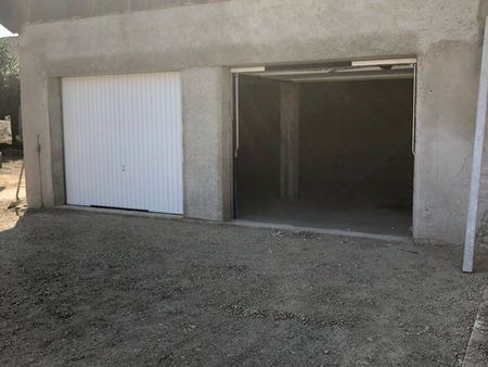 garage double / box de stockage 36m2 avec courant