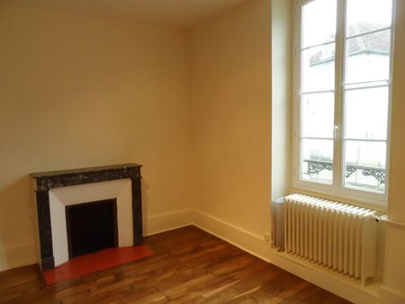 appartement f2 rénové de 52 m2 dispo en oct