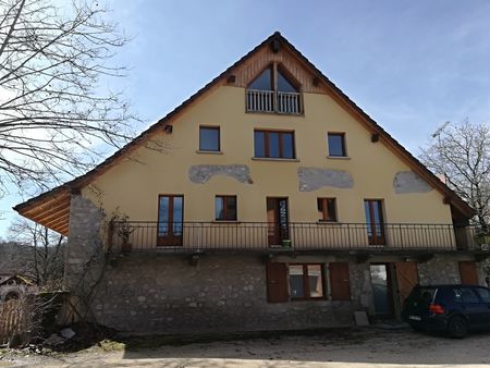 loue appartement dans ferme rénovée