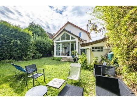 maison de luxe à vendre dans le quartier louvois-anatole france