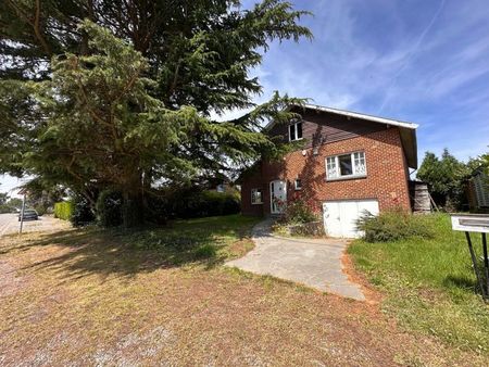 belle villa avec garage et jardin  gerpinnes