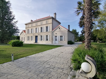 maison de caractère d'exception à pérignac