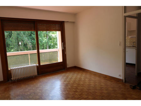 location appartement 1 pièces 30m2 saint-pierre-en-faucigny 74800 - 657 € - surface privée