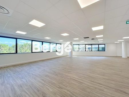 bureaux 476 m²