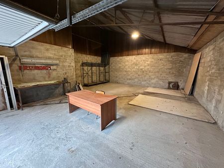 atelier / garage 65m²