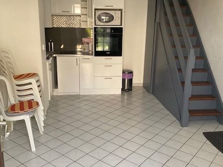 t2 35 m² en duplex avec cour