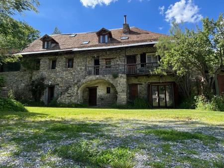 magnifique corps de ferme à rénover et son chalet attenant  réunis sur une parcelle de...