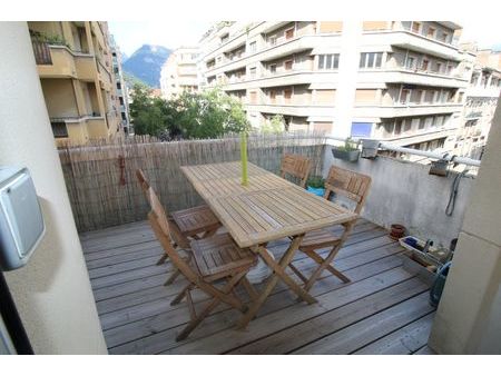 t4 + terrasse + parking ( chauffage compris)