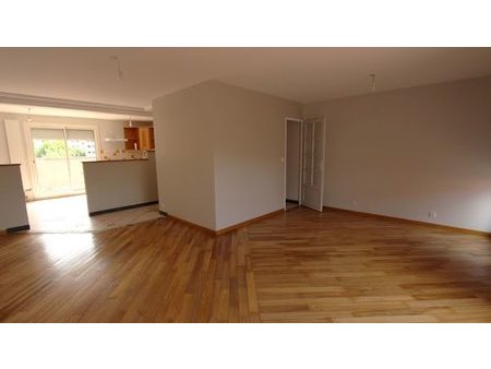 location appartement 4 pièces 95.99 m²