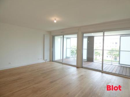 location appartement 4 pièces à rennes bourg l'evêque (35000) : à louer 4 pièces / 94m² re