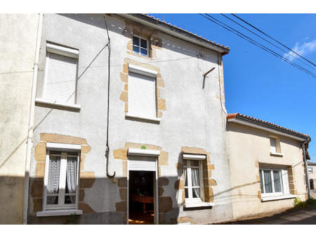 vente maison à bressuire (79300) : à vendre / 104m² bressuire