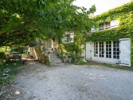 propriété de 8733 m² de terrain