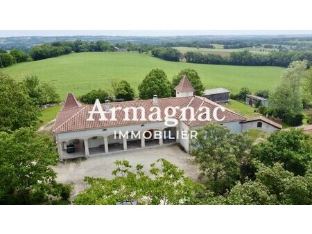 superbe villa de plain pied avec jardin et garage