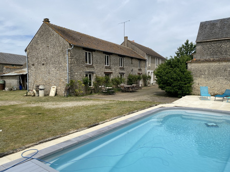 15 minutes sud etampes proche sermaise dans village au calme corps de ferme avec nombreuse