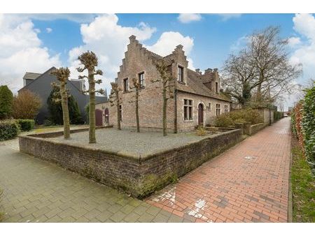 charmante fermette met 3 à 4 slpks en garage op 1.062m²