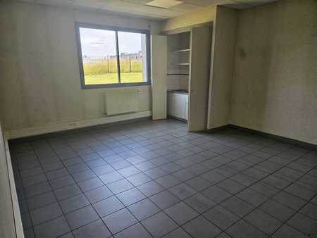 location d'entrepôt de 450 m² à noyal-pontivy - 56920