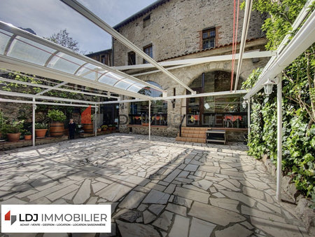 immeuble avec restaurant à vendre