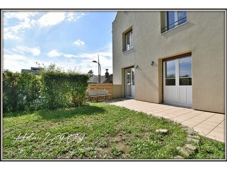 maison rénovée 9pièces - 157m² - proche centre ville avec jardin et garages