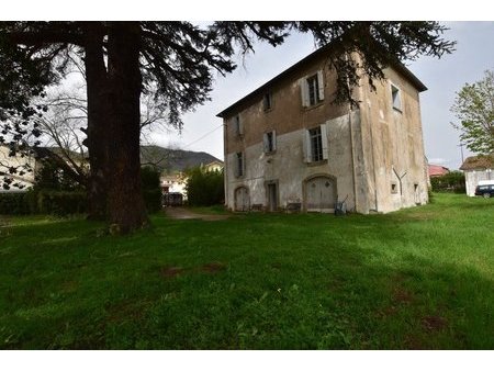 maison de maitre construite en 1880 sur un terrain de 2740 m²