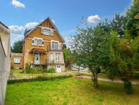 maison de caractère de 143m² avec jardin et garages à sermaize les bains (51250)