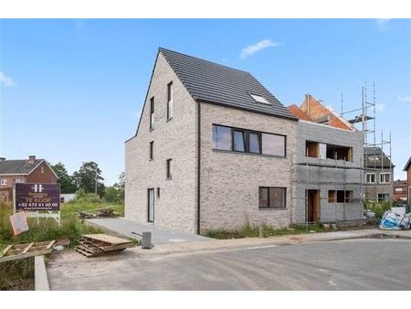 maison ben mitoyenne sans tva  avec 5 pièces et jardin