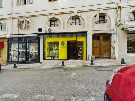 location local commercial 38m2 ajaccio 20000 - 79000 € - surface privée