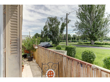 appartement + balcon+ garage