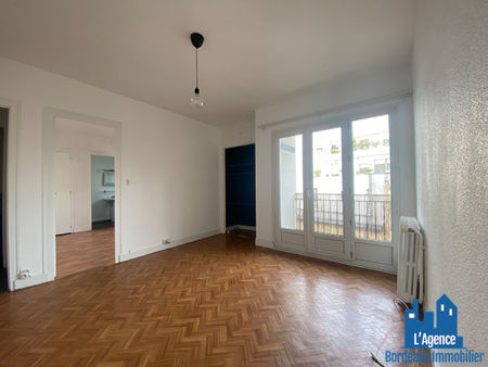 bordeaux - appartement type 2 de 42 m² avec balcon benoît trement.