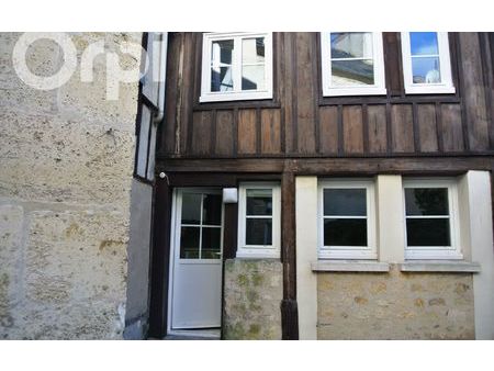 location appartement  m² t-2 à senlis  745 €