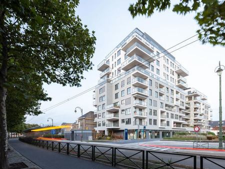 près d'hermann-debroux  ensemble de 3 parkings en sous-sol !