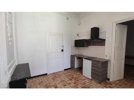 location t2 etudiant(e)