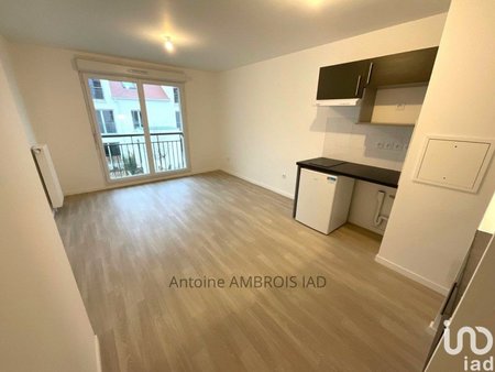 location appartement 2 pièces de 40 m² à villabé (91100)