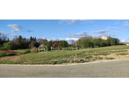 terrain de 1 043 m² à montauban