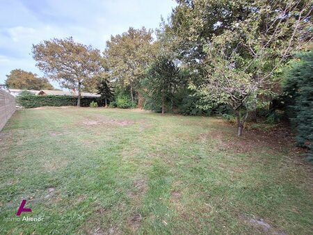 vente terrain 790 m²