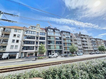 stijlvol en lichtrijk nieuwbouw dakappartement nabij de zeedijk en de site van de heldento