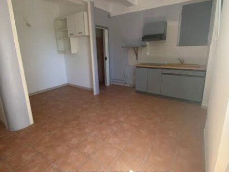 location appartement 1 pièce 22.4 m²