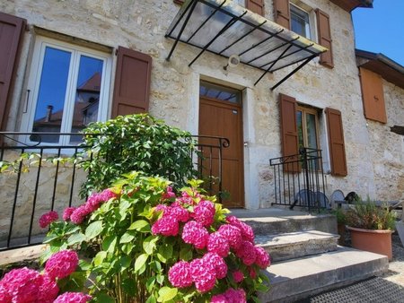 vente maison traditionnelle 6 pièces de 126 m² à yenne (73170)